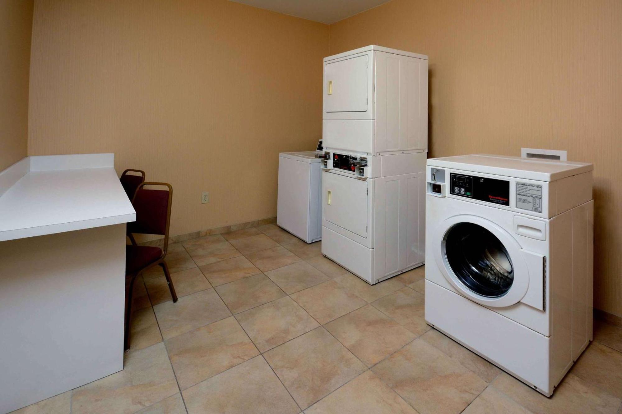 Hampton Inn Fayetteville Fort Bragg Ngoại thất bức ảnh
