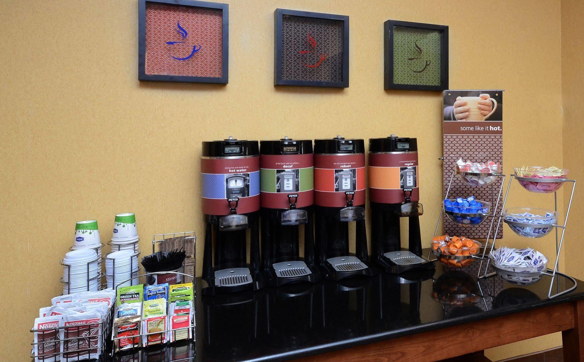 Hampton Inn Fayetteville Fort Bragg Ngoại thất bức ảnh